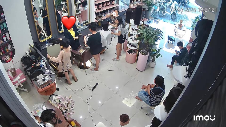 Tóc Mái Che Hói Cho Nữ – Bí Quyết Giúp Phụ Nữ Trung Niên Trở Lại Tuổi Thanh Xuân Tóc Mái Che Hói Cho Nữ – Bí Quyết Giúp Phụ Nữ Trung Niên Trở Lại Tuổi Thanh Xuân