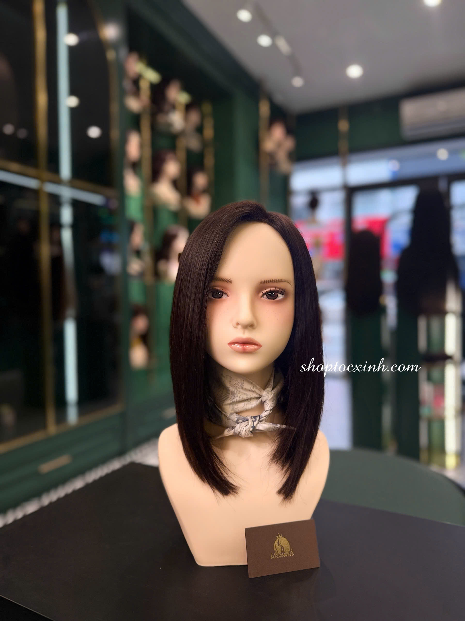 Tóc ngắn nguyên đầu