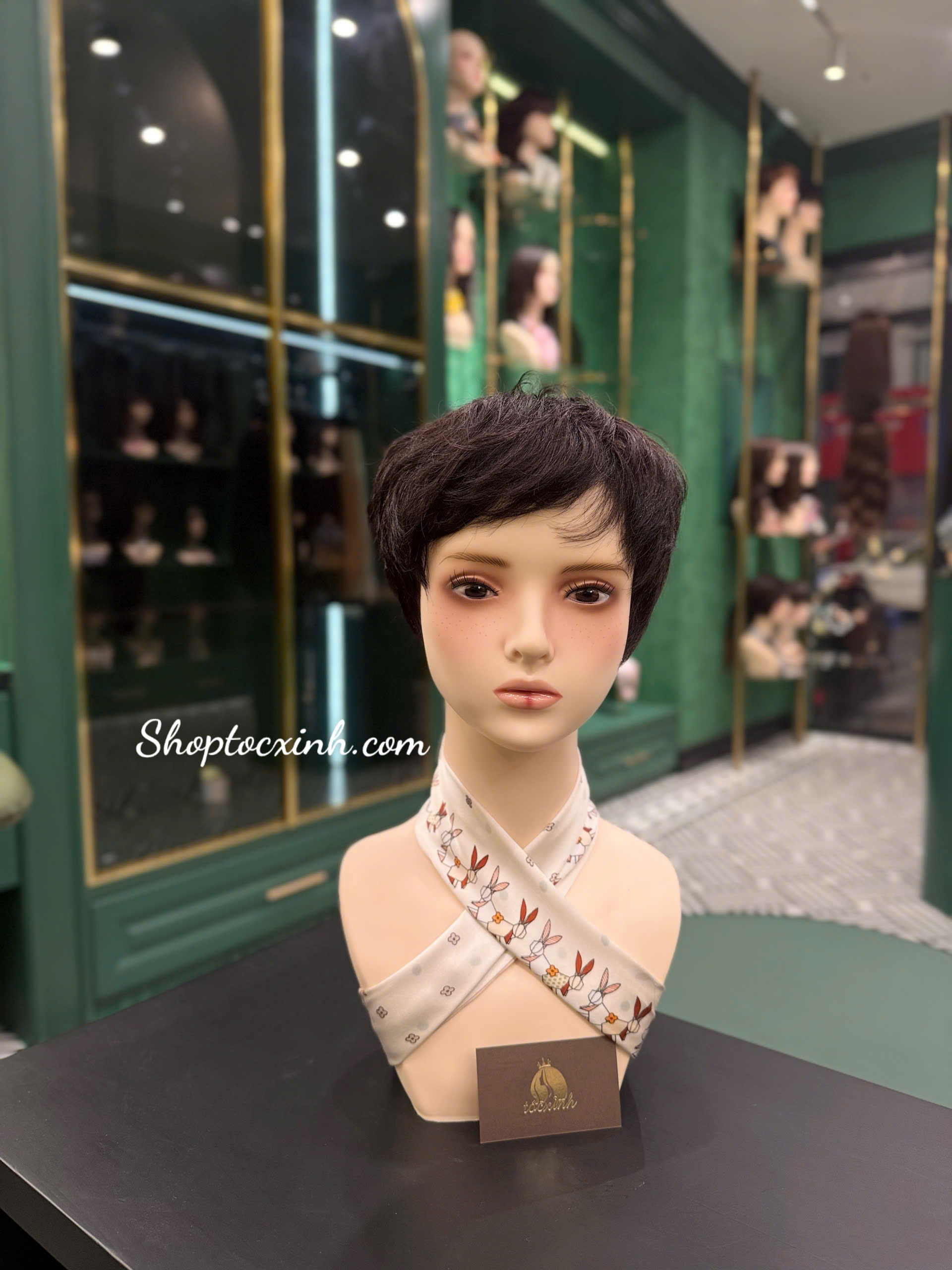 z7221848778223_b53a2e22492cd55b4a6ca51b0b10be9a Tóc tém một ngôi