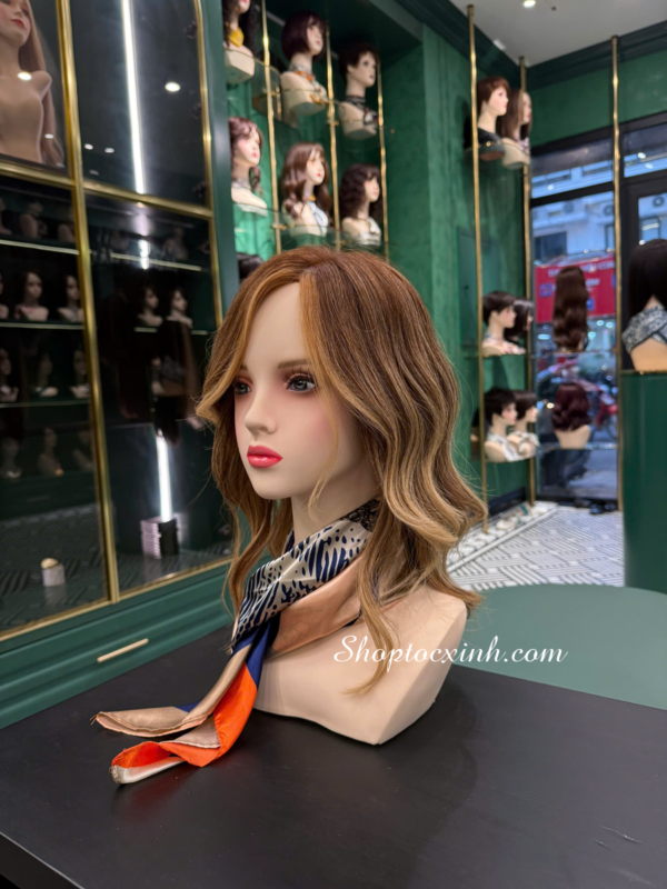 Tóc xoăn hippie có phù hợp với phụ nữ trung niên không? Top 5 kiểu tóc xoăn hippie phù hợp xu hướng 2026 3