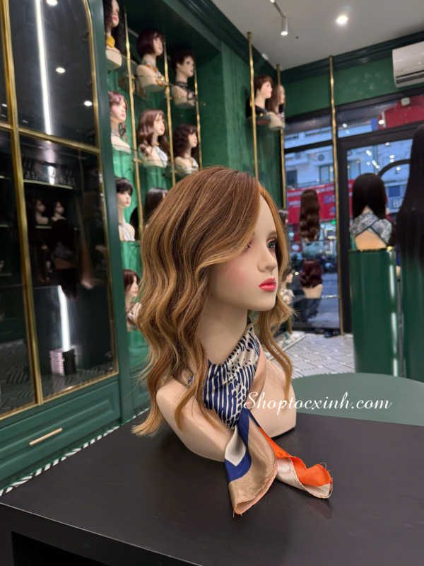 Tóc xoăn hippie có phù hợp với phụ nữ trung niên không? Top 5 kiểu tóc xoăn hippie phù hợp xu hướng 2026 Tóc xoăn Hippie